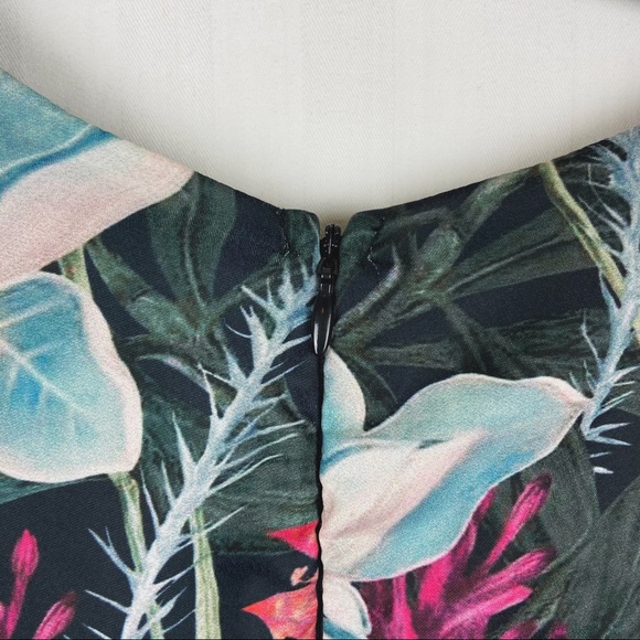 Sexy Floral MINKPINK V Neck Romper Small - Picture 3 of 8